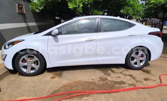 Acheter Occasion Voiture Hyundai Elantra Blanc à Lomé, Maritime Acheter Occasion Voiture Hyundai Elantra Blanc à Lomé, Maritime
