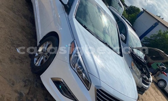 Acheter Occasion Voiture Hyundai Sonata Blanc à Lomé, Maritime