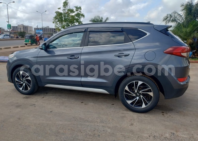 Big with watermark hyundai tucson west africa lome 11495