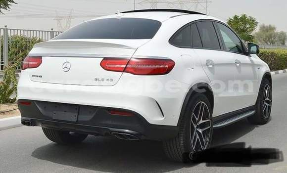 Buy Used Mercedes‒Benz GL–Class White Car in Lome in Togo Buy Used Mercedes‒Benz GL–Class White Car in Lome in Togo