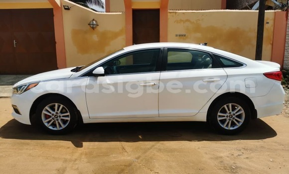 Acheter Occasion Voiture Hyundai Sonata Blanc à Lomé, Maritime Acheter Occasion Voiture Hyundai Sonata Blanc à Lomé, Maritime