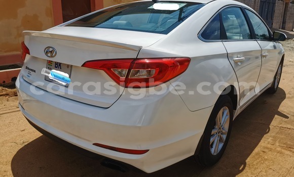 Acheter Occasion Voiture Hyundai Sonata Blanc à Lomé, Maritime Acheter Occasion Voiture Hyundai Sonata Blanc à Lomé, Maritime