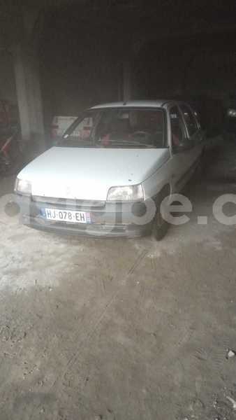 Big with watermark renault clio togo kara 11560