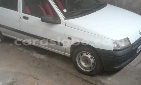 Acheter Occasion Voiture Renault Clio Blanc à Kara, Togo