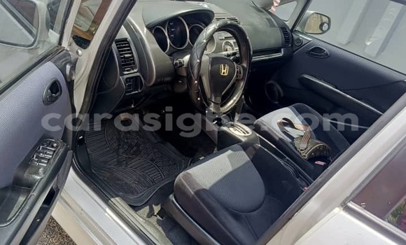 Acheter Occasion Voiture Honda Jazz Blanc à Lomé, Togo Acheter Occasion Voiture Honda Jazz Blanc à Lomé, Togo