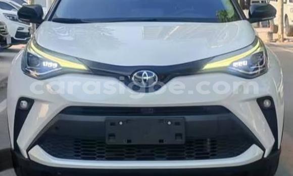 Acheter Occasion Voiture Toyota C-HR Blanc à Lomé, Togo Acheter Occasion Voiture Toyota C-HR Blanc à Lomé, Togo