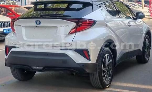 Acheter Occasion Voiture Toyota C-HR Blanc à Lomé, Togo Acheter Occasion Voiture Toyota C-HR Blanc à Lomé, Togo
