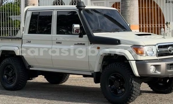 Acheter Occasion Voiture Toyota Land Cruiser Blanc à Lomé, Maritime