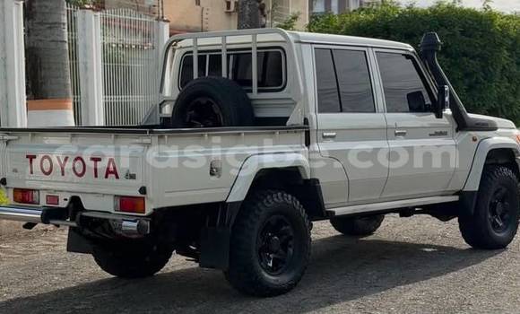 Acheter Occasion Voiture Toyota Land Cruiser Blanc à Lomé, Maritime Acheter Occasion Voiture Toyota Land Cruiser Blanc à Lomé, Maritime