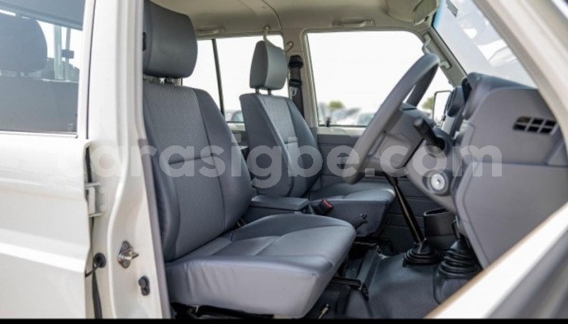 Big with watermark toyota land cruiser maritime lome 11581