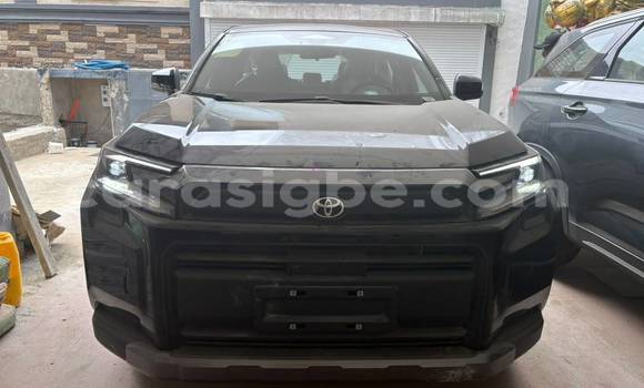 Acheter Neuf Voiture Toyota RAV4 Blanc à Lomé, Togo Acheter Neuf Voiture Toyota RAV4 Blanc à Lomé, Togo