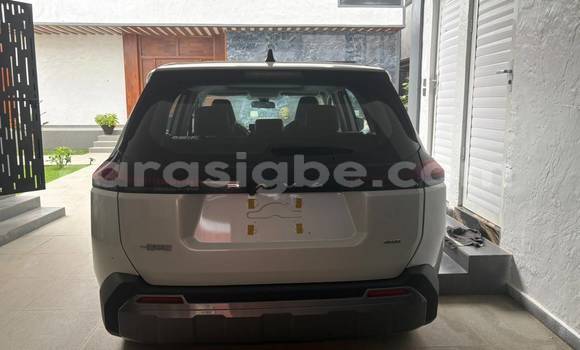 Acheter Neuf Voiture Toyota RAV4 Blanc à Lomé, Togo Acheter Neuf Voiture Toyota RAV4 Blanc à Lomé, Togo