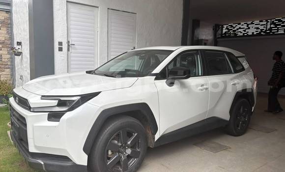 Acheter Neuf Voiture Toyota RAV4 Blanc à Lomé, Togo Acheter Neuf Voiture Toyota RAV4 Blanc à Lomé, Togo