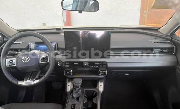 Acheter Neuf Voiture Toyota RAV4 Blanc à Lomé, Togo Acheter Neuf Voiture Toyota RAV4 Blanc à Lomé, Togo