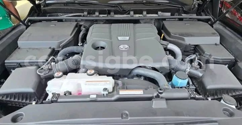 Big with watermark toyota land cruiser togo lome 11629