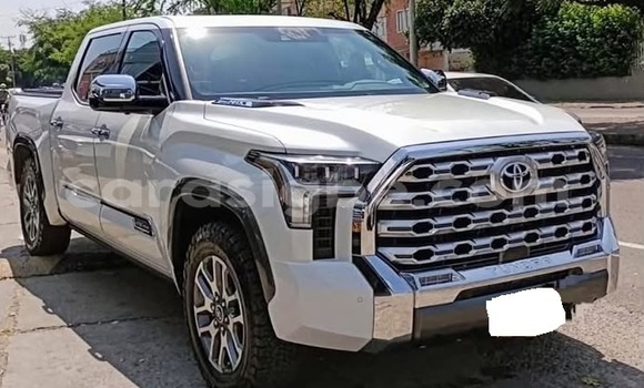 Acheter Occasion Voiture Toyota Tundra Blanc à Lomé, Maritime
