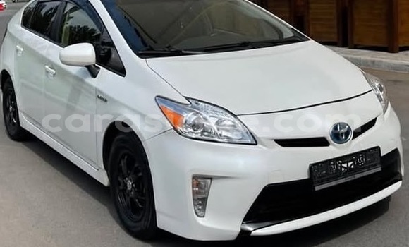 Acheter Occasion Voiture Toyota Prius Blanc à Lomé, Maritime