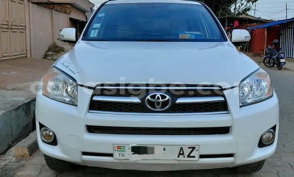 Acheter Occasion Voiture Toyota RAV4 Blanc à Adawlato, Togo Acheter Occasion Voiture Toyota RAV4 Blanc à Adawlato, Togo
