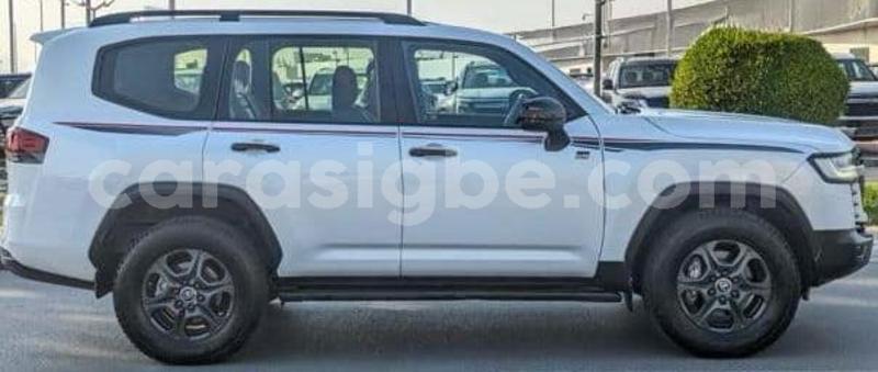 Big with watermark toyota land cruiser maritime lome 11679