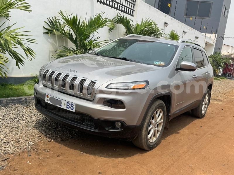 Big with watermark jeep cherokee maritime lome 11706