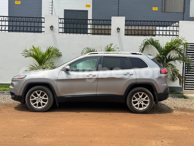 Big with watermark jeep cherokee maritime lome 11706