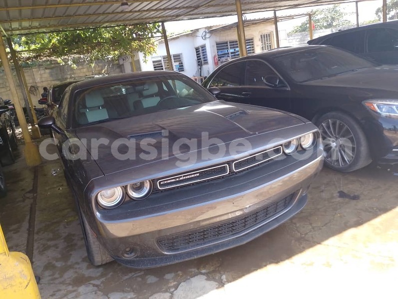 Big with watermark dodge challenger togo lome 11725