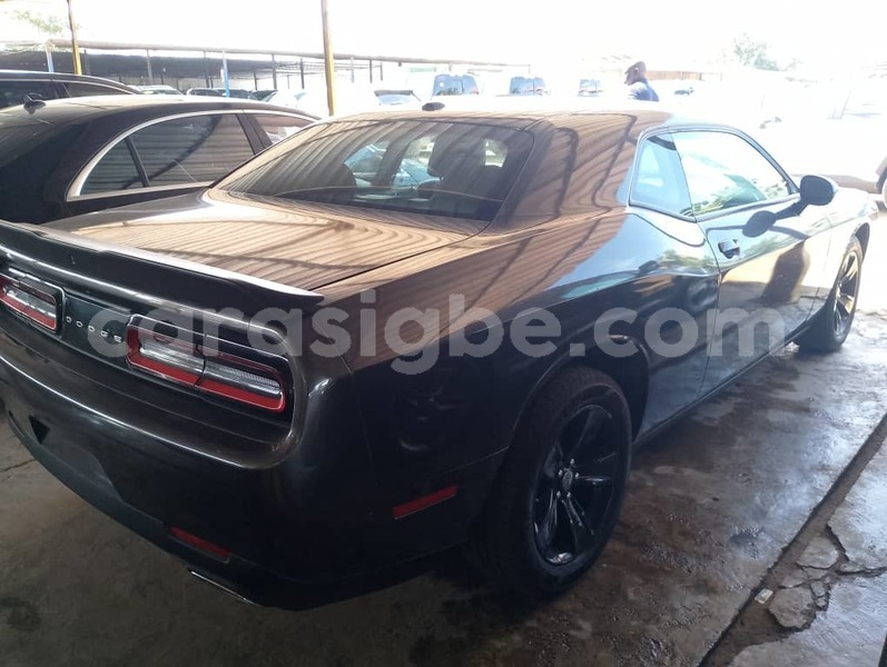 Big with watermark dodge challenger togo lome 11725