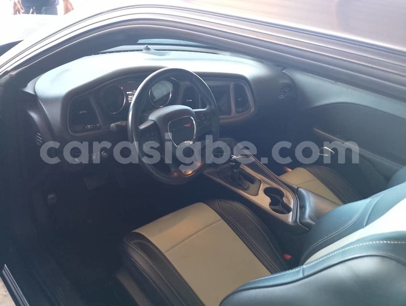 Big with watermark dodge challenger togo lome 11725
