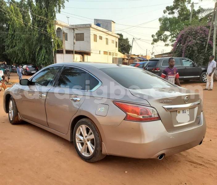 Big with watermark nissan altima maritime lome 11731