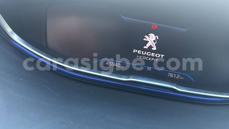 Big with watermark peugeot 5008 maritime lome 11735