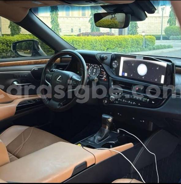 Big with watermark lexus es togo lome 11739