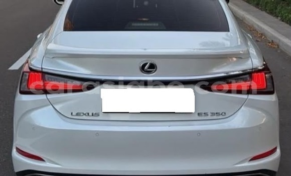 Acheter Occasion Voiture Lexus ES Blanc à Lomé, Togo Acheter Occasion Voiture Lexus ES Blanc à Lomé, Togo