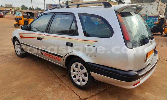 Acheter Occasion Voiture Toyota Corolla Verso Gris à Lomé, Maritime Acheter Occasion Voiture Toyota Corolla Verso Gris à Lomé, Maritime