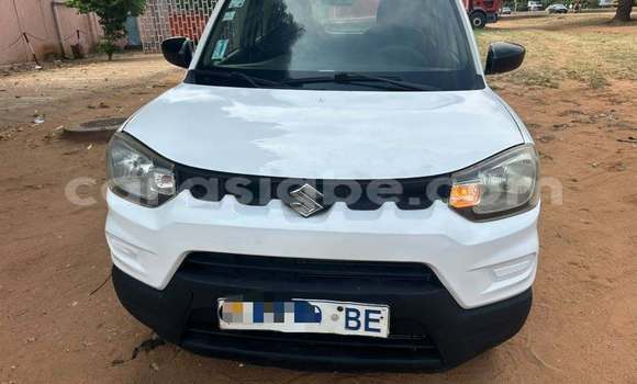 Acheter Occasion Voiture Suzuki Splash Blanc à Amlamé, Togo