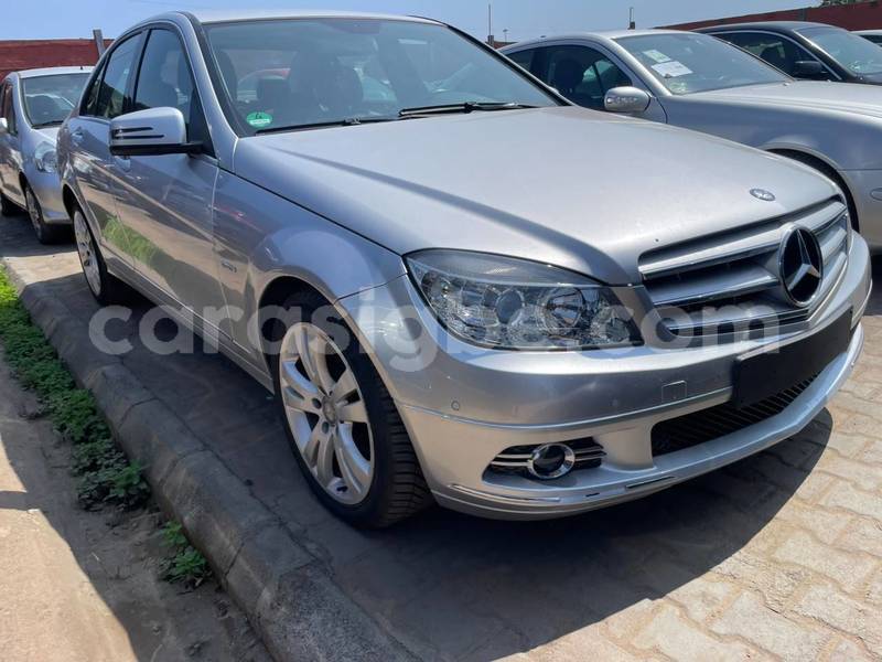 Big with watermark mercedes viano west africa lome 11789