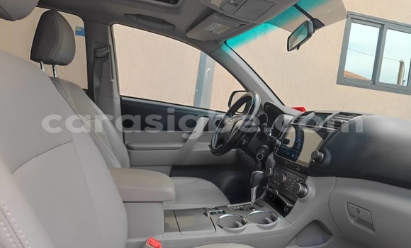 Buy Used Toyota Highlander Silver Car in Lome in Maritime Buy Used Toyota Highlander Silver Car in Lome in Maritime