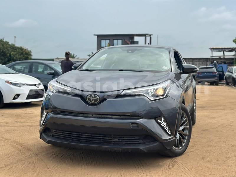 Big with watermark toyota c hr togo lome 11840