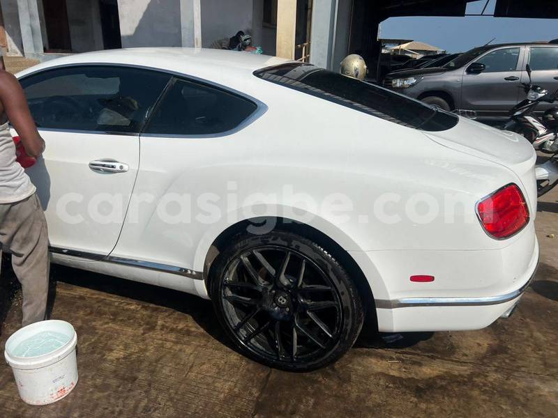 Big with watermark bentley continental gt maritime lome 11841