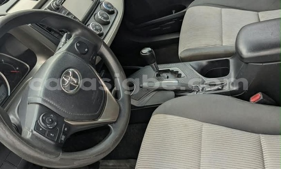 Acheter Occasion Voiture Toyota RAV4 Blanc à Lomé, Maritime