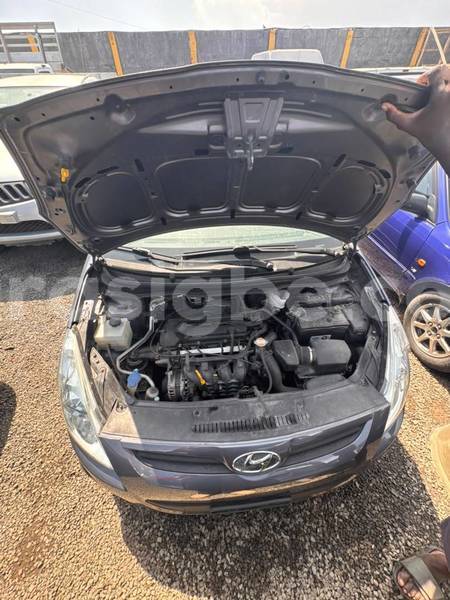 Big with watermark hyundai i20 maritime lome 11852