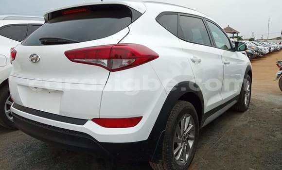 Buy Used Hyundai Tucson White Car in Lome in Maritime Buy Used Hyundai Tucson White Car in Lome in Maritime
