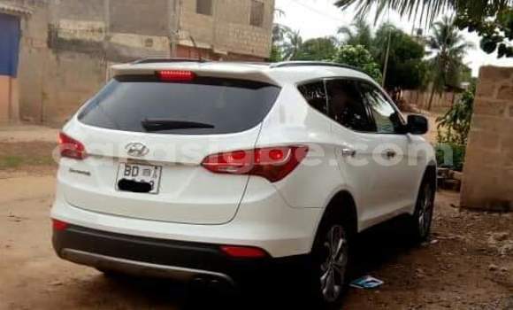 Buy Import Hyundai Santa Fe White Car in Lome in Maritime Buy Import Hyundai Santa Fe White Car in Lome in Maritime