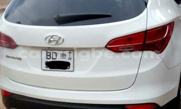 Buy Import Hyundai Santa Fe White Car in Lome in Maritime Buy Import Hyundai Santa Fe White Car in Lome in Maritime