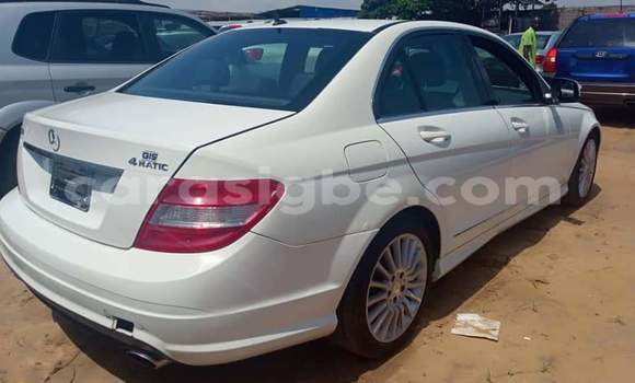 Acheter Occasion Voiture Mercedes‒Benz C-klasse Blanc à Lomé, Maritime Acheter Occasion Voiture Mercedes‒Benz C-klasse Blanc à Lomé, Maritime