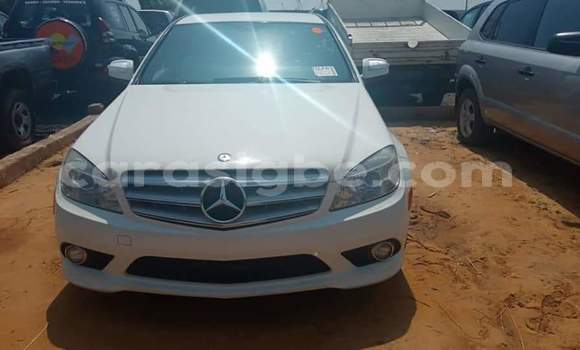 Acheter Occasion Voiture Mercedes‒Benz C-klasse Blanc à Lomé, Maritime Acheter Occasion Voiture Mercedes‒Benz C-klasse Blanc à Lomé, Maritime
