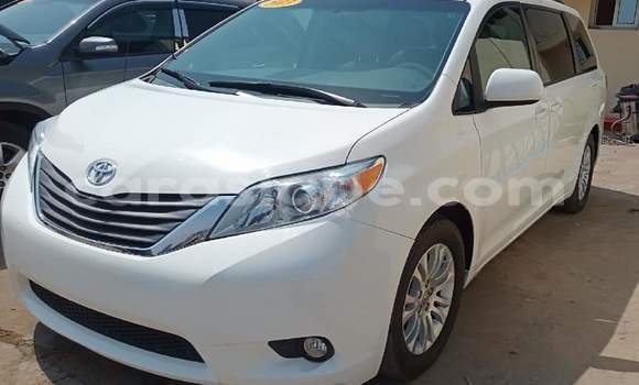 Buy Used Toyota Sienna White Car in Lome in Maritime Buy Used Toyota Sienna White Car in Lome in Maritime