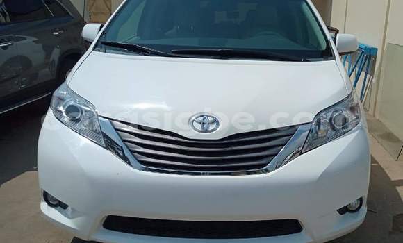 Buy Used Toyota Sienna White Car in Lome in Maritime Buy Used Toyota Sienna White Car in Lome in Maritime