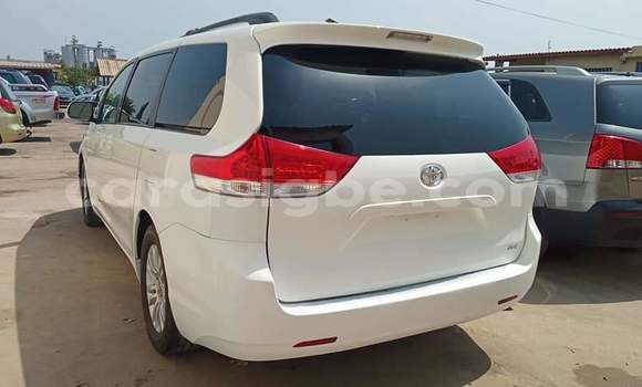Buy Used Toyota Sienna White Car in Lome in Maritime Buy Used Toyota Sienna White Car in Lome in Maritime