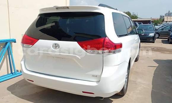 Buy Used Toyota Sienna White Car in Lome in Maritime Buy Used Toyota Sienna White Car in Lome in Maritime