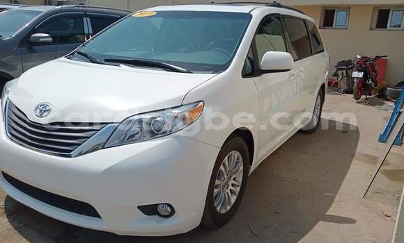 Buy Used Toyota Sienna White Car in Lome in Maritime Buy Used Toyota Sienna White Car in Lome in Maritime